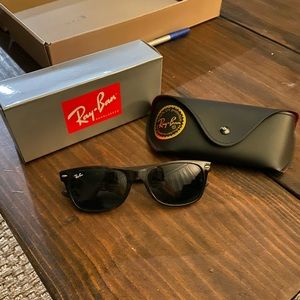 Ray Ban tortious new wayfairer classics